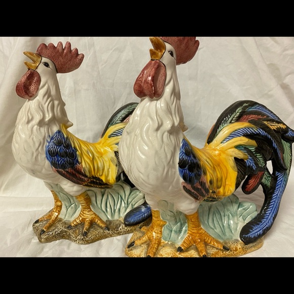 2 Ceramic Roosters - Picture 3 of 5